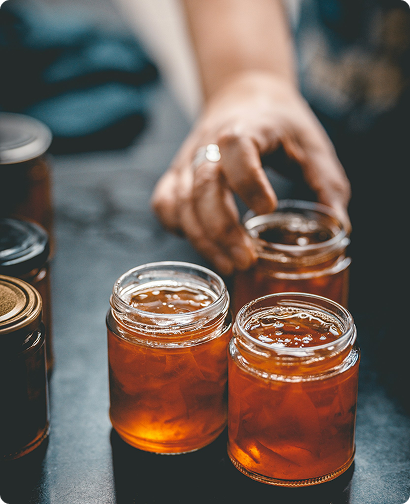 Cremet honning som gaveidé i smuk og enkel indpakning